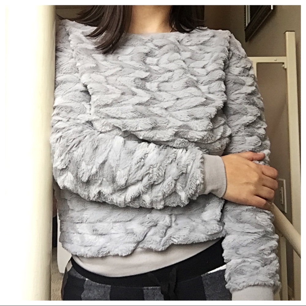 Fuzzy Sweater 🤗